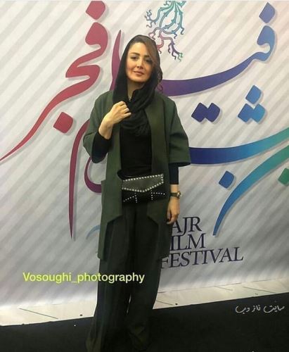 استایل و ژست های بازیگران از مانتو صابر ابر