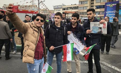 سوژه ها و حاشیه های راهپیمایی 22 بهمن