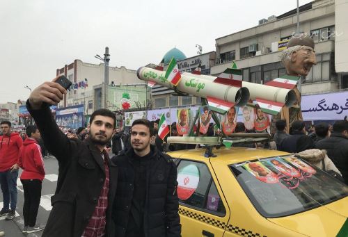 سوژه ها و حاشیه های راهپیمایی 22 بهمن