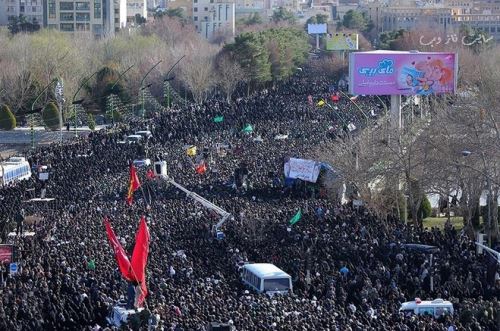تصاویر شوکه کننده از مراسم تشییع پیکر شهدای سیستان