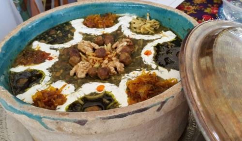 طرز تهیه انواع آش ترش سنتی شهرها