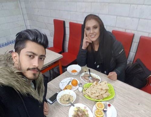 سلفی و عکس بازیگران با تیپ و مدل مانتوهای جدید