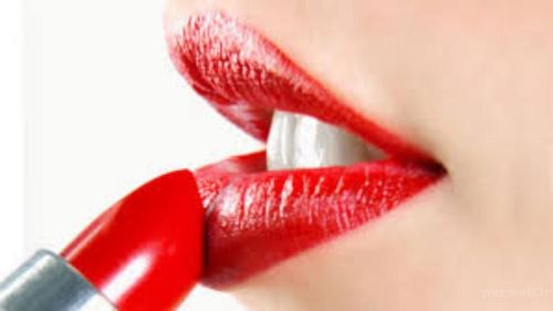 تعبیر خواب آرایش کردن، آرائیدن، سرمه، رژ لب، کوتاهی مو