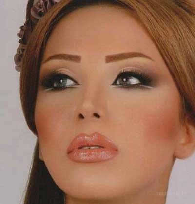 حرفهایی که یک زن با رژ لب قرمز به شما می گوید