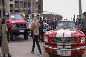 تصاویر دیدنی همایش خودروهای کلاسیک در شیراز