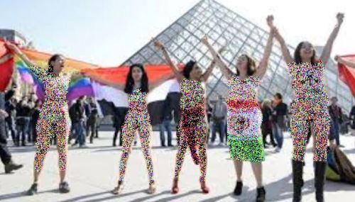 برهنه شدن بی شرمانه مریم نمازی مقابل همه (عکس)