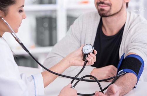 علائم فشار خون بالا و پایین، خوراکی های مناسب+ اینفوگرافی