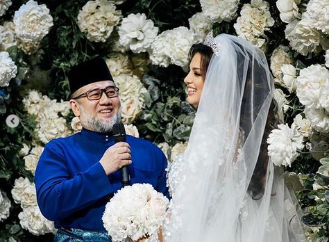 ازدواج جنجالی ملکه زیبایی 25 ساله با پادشاه 55 ساله+ تصاویر