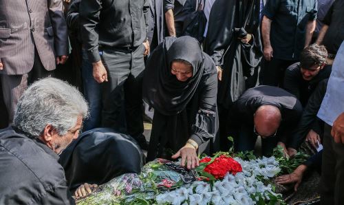 مراسم خاکسپاری غریبانه و تاسف انگیز مرحوم کمال طباطبایی
