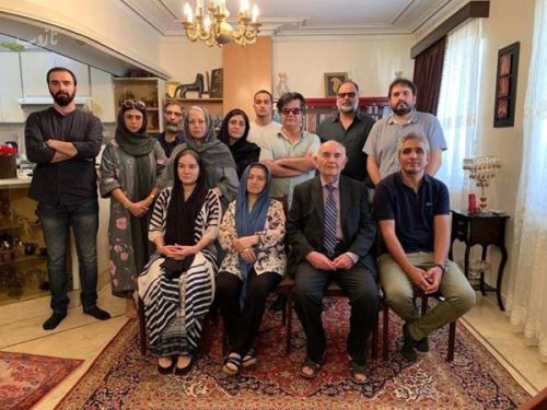 عکس های داغ بازیگران و چهره ها با کپشن های عجیب!