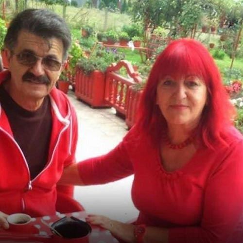 ماجرای عجیب شهرت جهانی این زن با رنگ قرمز! + تصاویر دیدنی