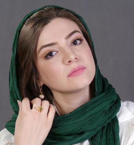 بیوگرافی جدید آوا دارویت بازیگر جذاب از ایتالیا تا سریال وارش در ایران
