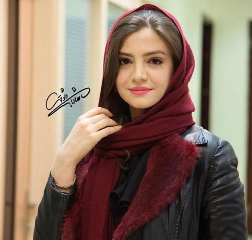 بیوگرافی جدید آوا دارویت بازیگر جذاب از ایتالیا تا سریال وارش در ایران