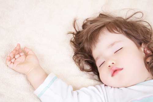 دلایل آه کشیدن کودک در حین خواب