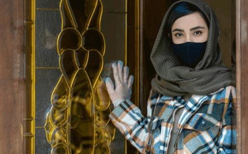 عکس ها و ژست های کرونایی بازیگران کشور/ از الناز تا احترام