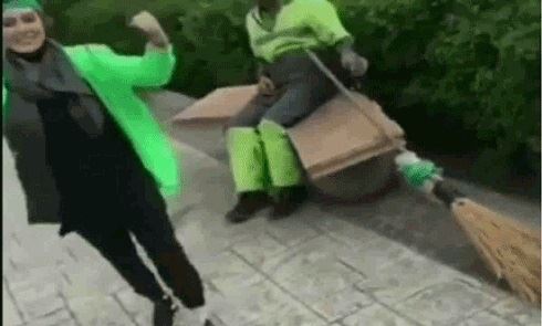جمله جنجالی سحر قریشی با یک پاکبان خبر ساز شد+ ماجرا و تصاویر