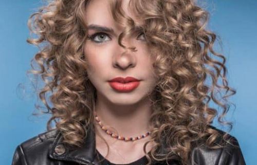 مدل های شیک و با کلاس موهای فر و نکات نگهداری آن