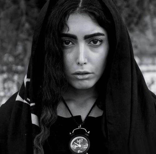 بیوگرافی جدید ساناز طاری و حواشی جنجالی وی با کارگردان مشهور