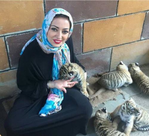 فیلم بازی نفیسه روشن با عجیب ترین حیوان گونه کمیاب جنجالی شد