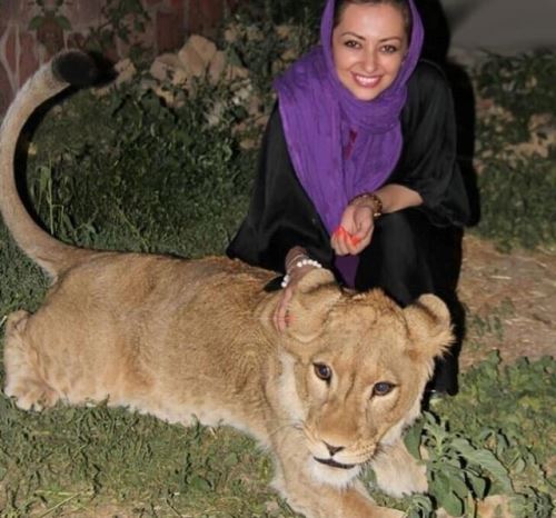 فیلم بازی نفیسه روشن با عجیب ترین حیوان گونه کمیاب جنجالی شد