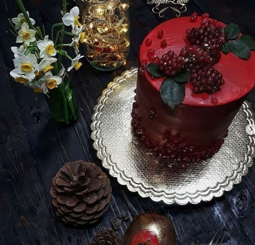 عکس های زیبا و خاص کیک یلدایی با دیزاین جدید