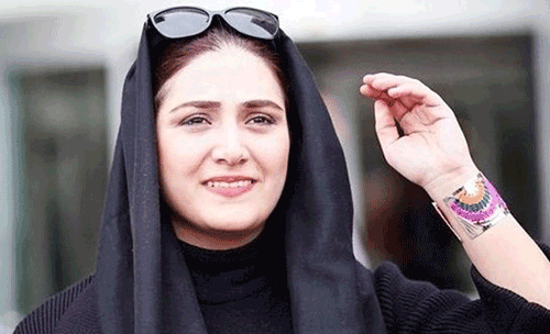 لباس پوشیدن نیکی کریمی در هندوستان جنجالی شد