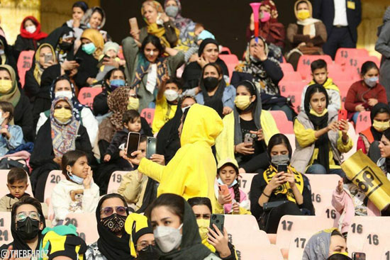 عکس های حضور دختران و بانوان سپاهانی در ورزشگاه بزرگ نقش جهان اصفهان