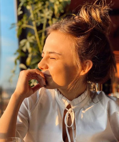 بیوگرافی و عکس های بهار شاهین بازیگر و مدل خوشگل+ آیدی اینستاگرام