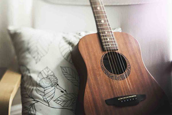 تعبیر خواب آلات موسیقی و دیدن گیتار در خواب نشانه چیست؟