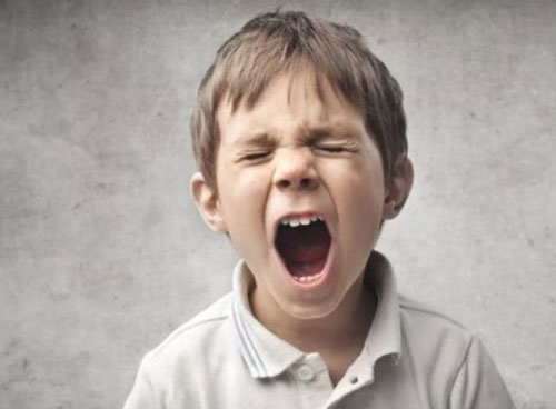 با نوجوان و کودک گستاخ و حرف گوش نکن چطور رفتار کنیم