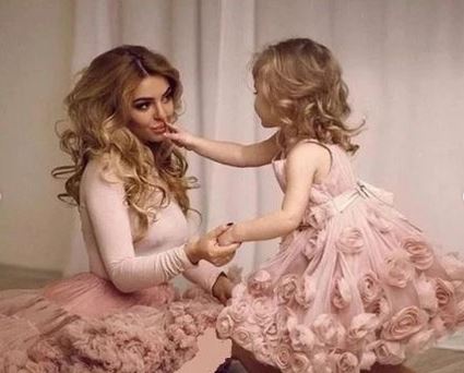 عکس نوشته های عاشقانه مادر دختری با ژست های شیک