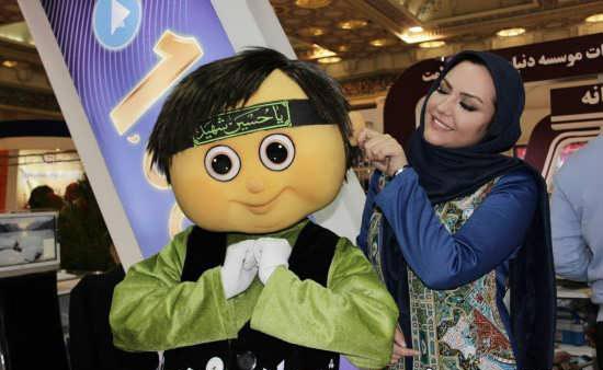 25 عکس و سلفی جنجالی از تیپ و استایل نیلوفر امینی فر مجری
