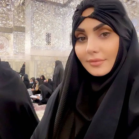 پوشش جنجالی شبنم تووزلو در حرم امام رضا و قم