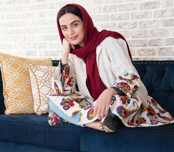 بیوگرافی جدید مونا فرجاد و چهره ی عجیبش بعد سرطان+ گالری عکس