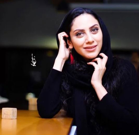 بیوگرافی جدید مونا فرجاد و چهره ی عجیبش بعد سرطان+ گالری عکس