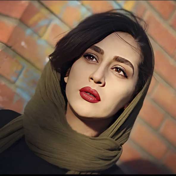 بیوگرافی و عکس های داغ میترا رفیع دختر گیلدخت