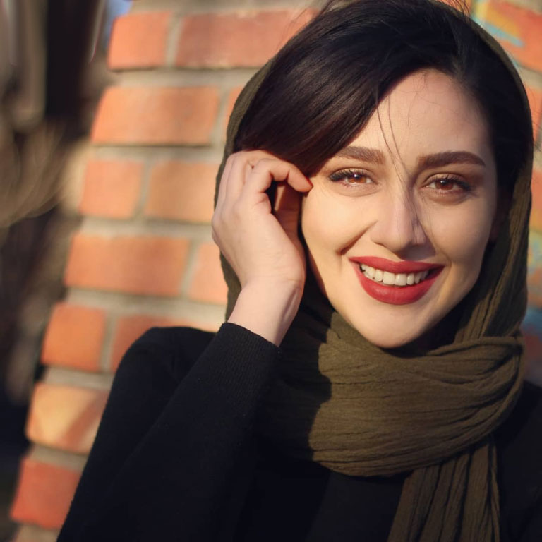 بیوگرافی و عکس های داغ میترا رفیع دختر گیلدخت