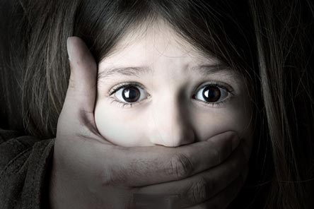 8 نوع کودک آزاری و اثرات سوء آن توسط والدین