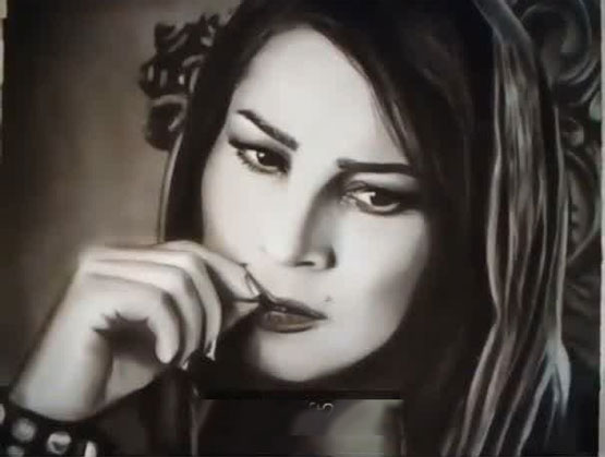 تصویر سیاه قلم ساقی زینتی