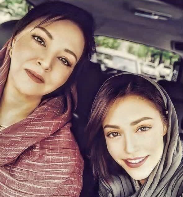 بیوگرافی سوگل خلیق، بازیگر ترنس با سلفی و مدل لباس های خاص