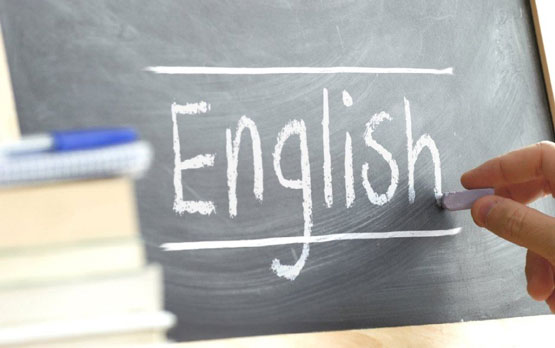 چگونه زبان انگلیسی را در خانه به راحتی یاد بگیریم؟ بهترین راهکارهای خودآموزی