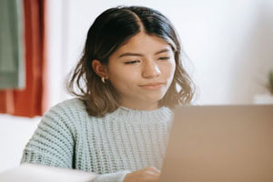 مهم‌ترین مراحل کاریابی، از نوشتن رزومه تا پیگیری بعد از مصاحبه