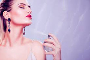 روش های صحیح استفاده از عطر و ادکلن برای ماندگاری طولانی روش های صحیح استفاده از عطر و ادکلن برای ماندگاری طولانی