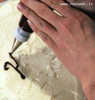 آموزش نوشته های زیبا روی کیک + تصاویر