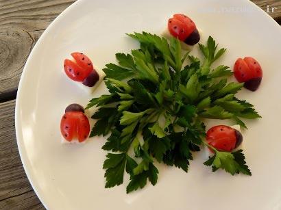 آموزش تزئین گوجه به شکل کفش دوزک (تصویری)