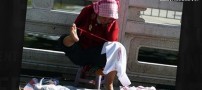 زندگی دختری که بدون دست بدنیا آمد + عکس