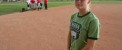 اقدام جالب دختری برای پیروزی تیم بیسبال + عکس