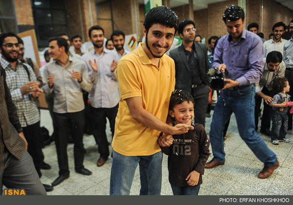 تصاویری از جشن تولد پسر شهید احمدی روشن