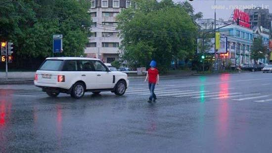 عکس های دیدنی از خودنمایی احمقانه یک جوان!