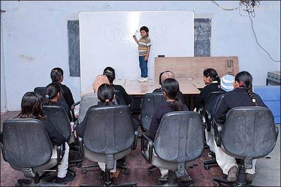 لی لی پوتی و جالب ترین معلم جهان! عکس
